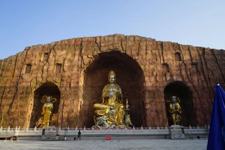 custom-gold-gilt bronze-buddha- sculpture-golden-leaf-coated